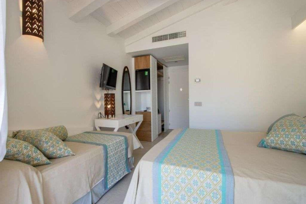 Limone Beach Resort