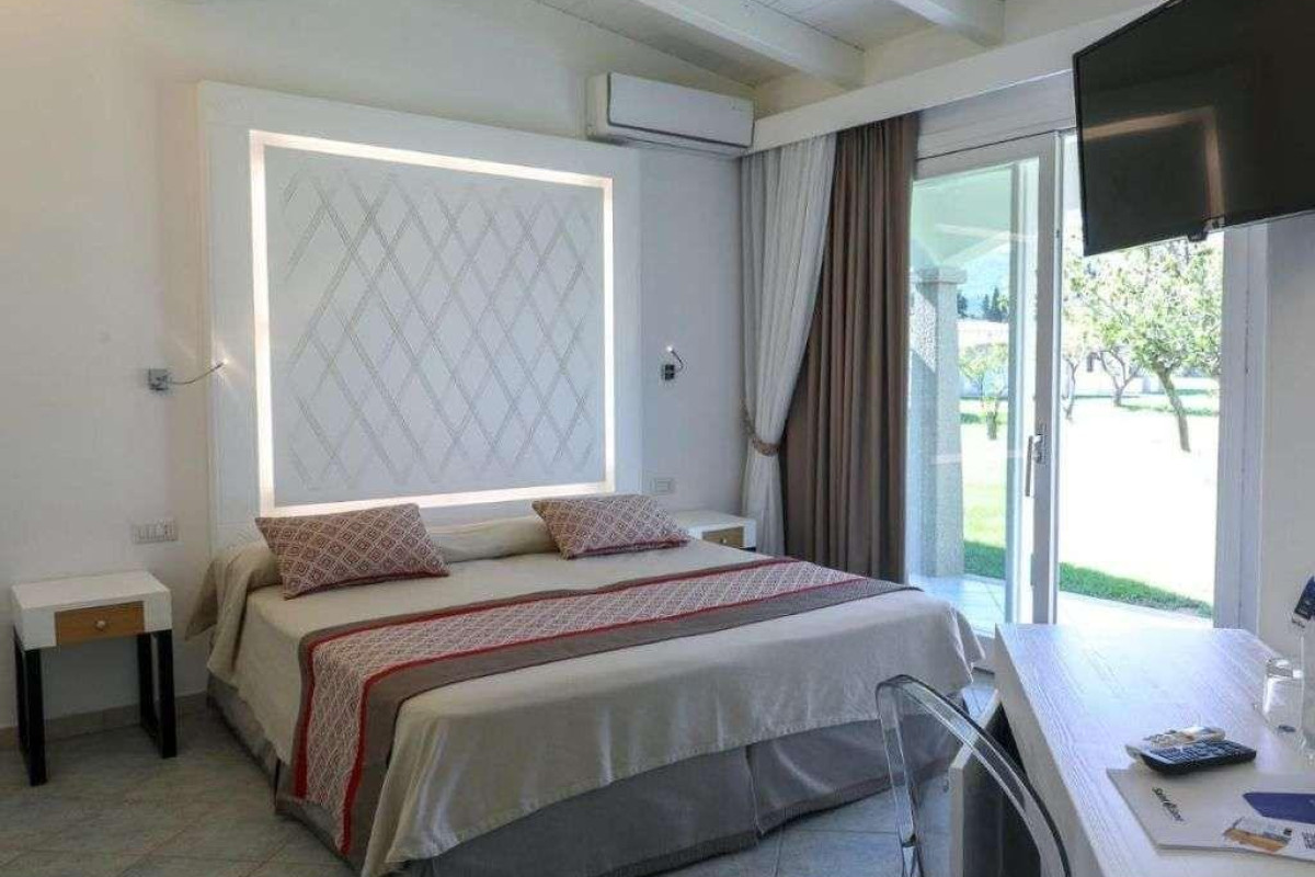 Limone Beach Resort