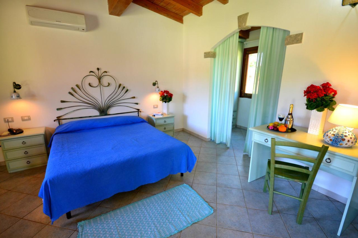 Limone Beach Resort