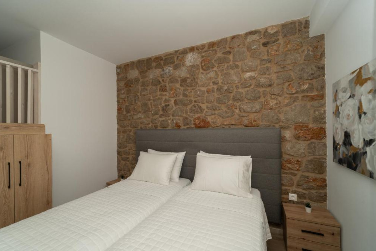Lithos Suites