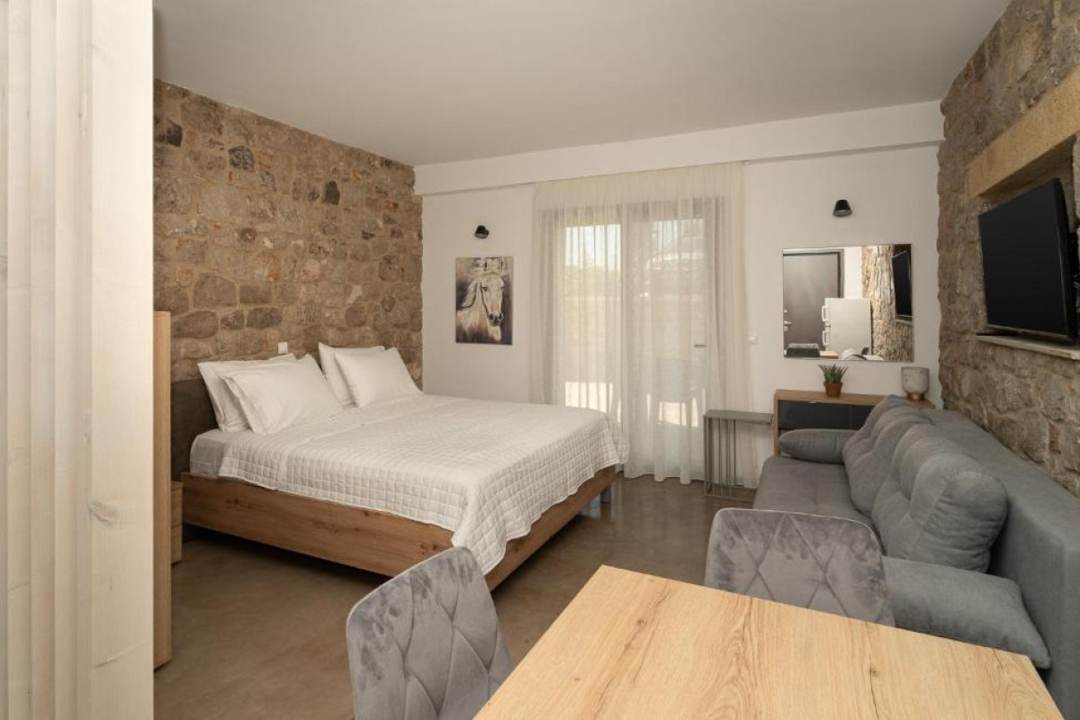 Lithos Suites