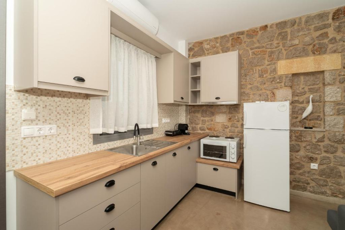 Lithos Suites