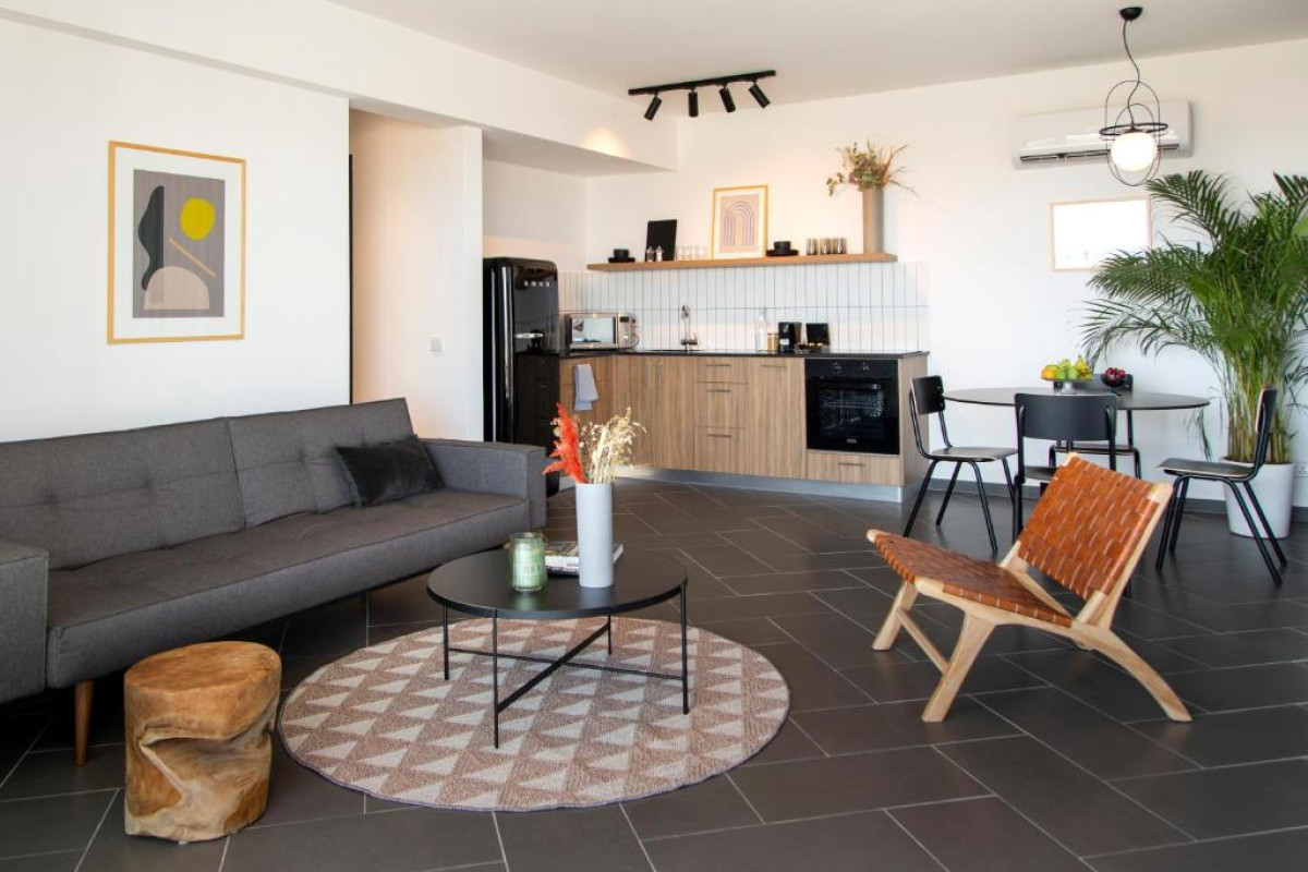 LIV URBAN LARNACA