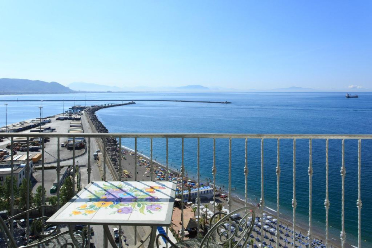 Hotel Lloyd's Baia