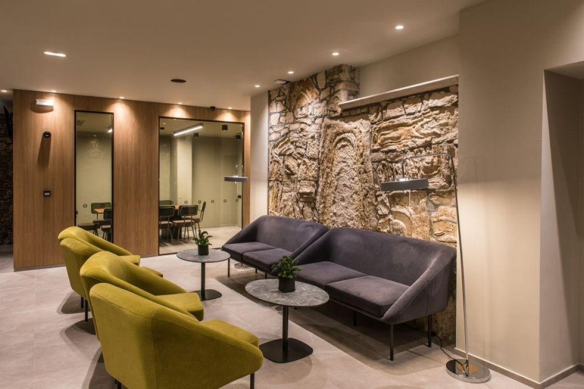 Petousis Hotel & Suites