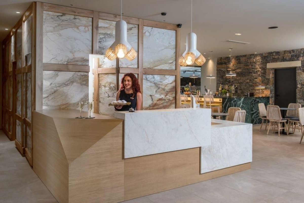 Petousis Hotel & Suites