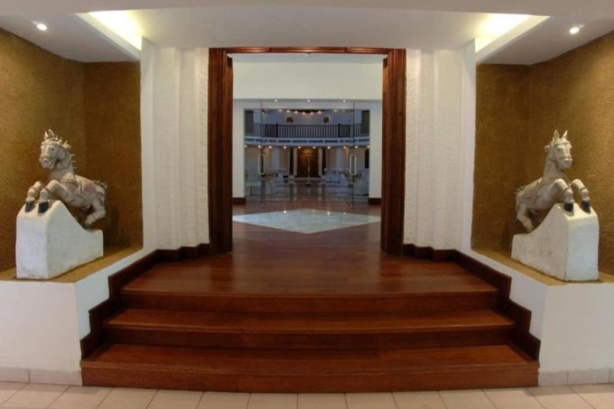 Royal Palms Beach Hotel