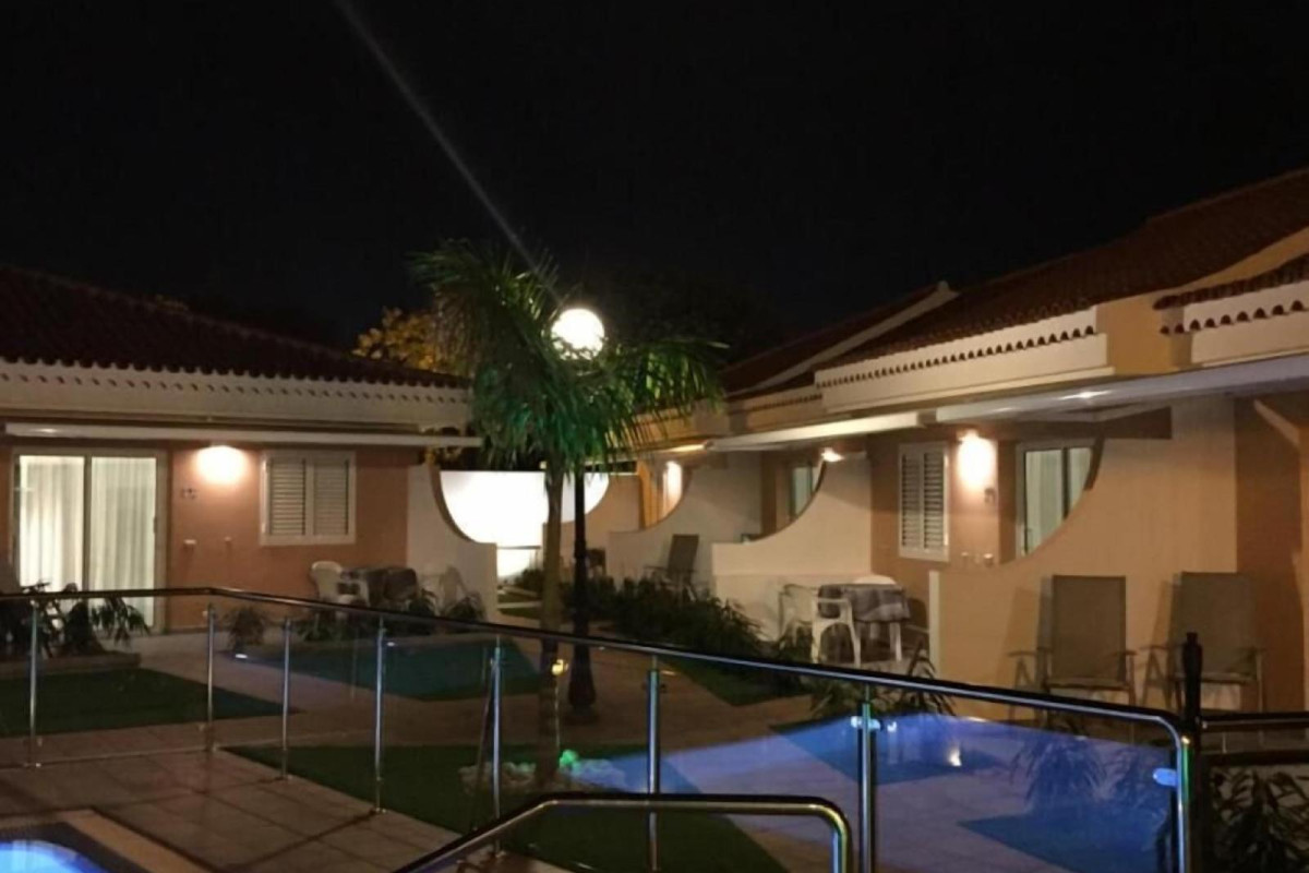 LOS LEONES BUNGALOWS