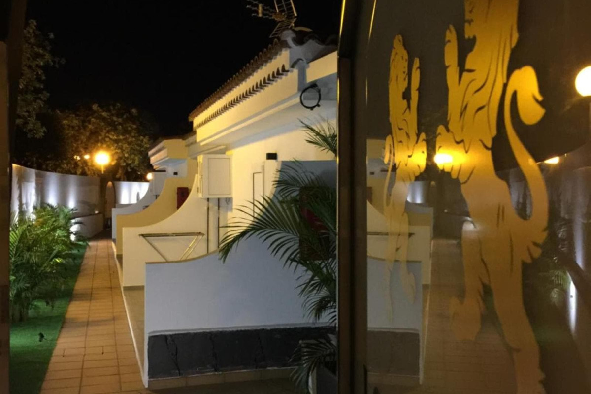 LOS LEONES BUNGALOWS