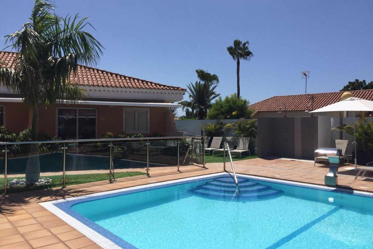LOS LEONES BUNGALOWS
