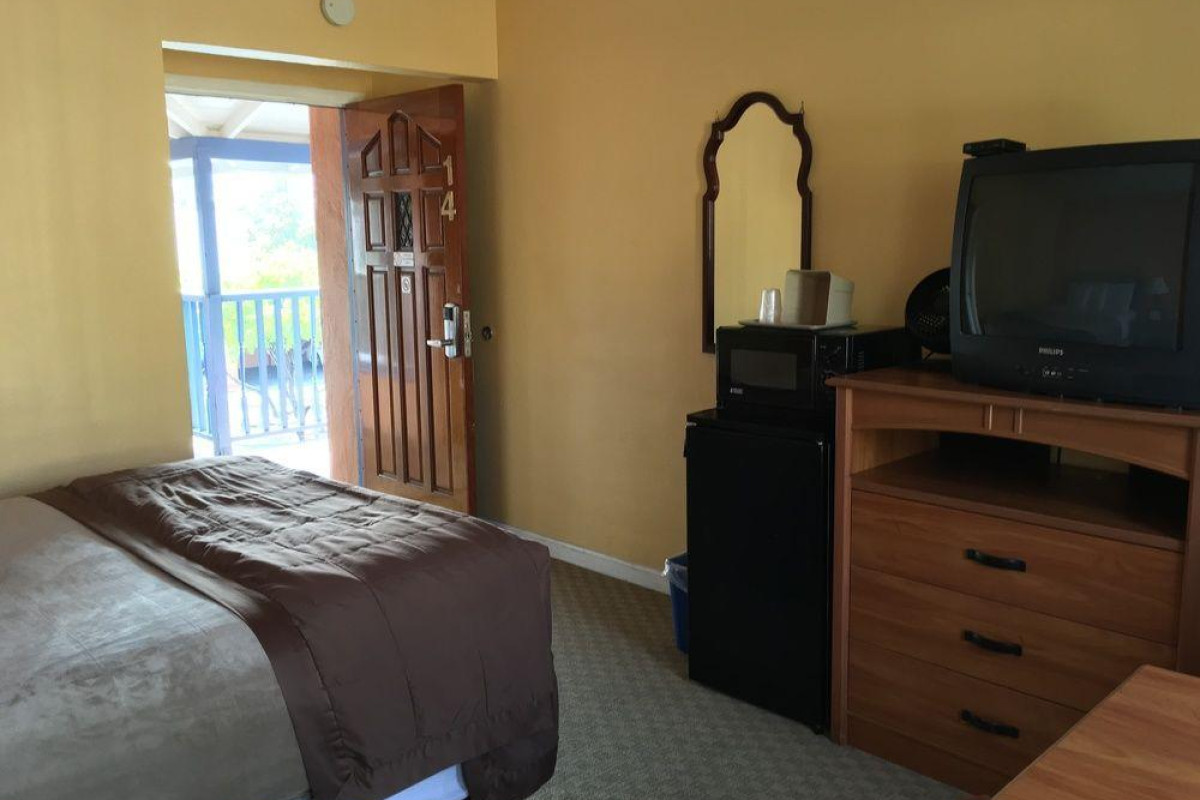 Los Padres Inn