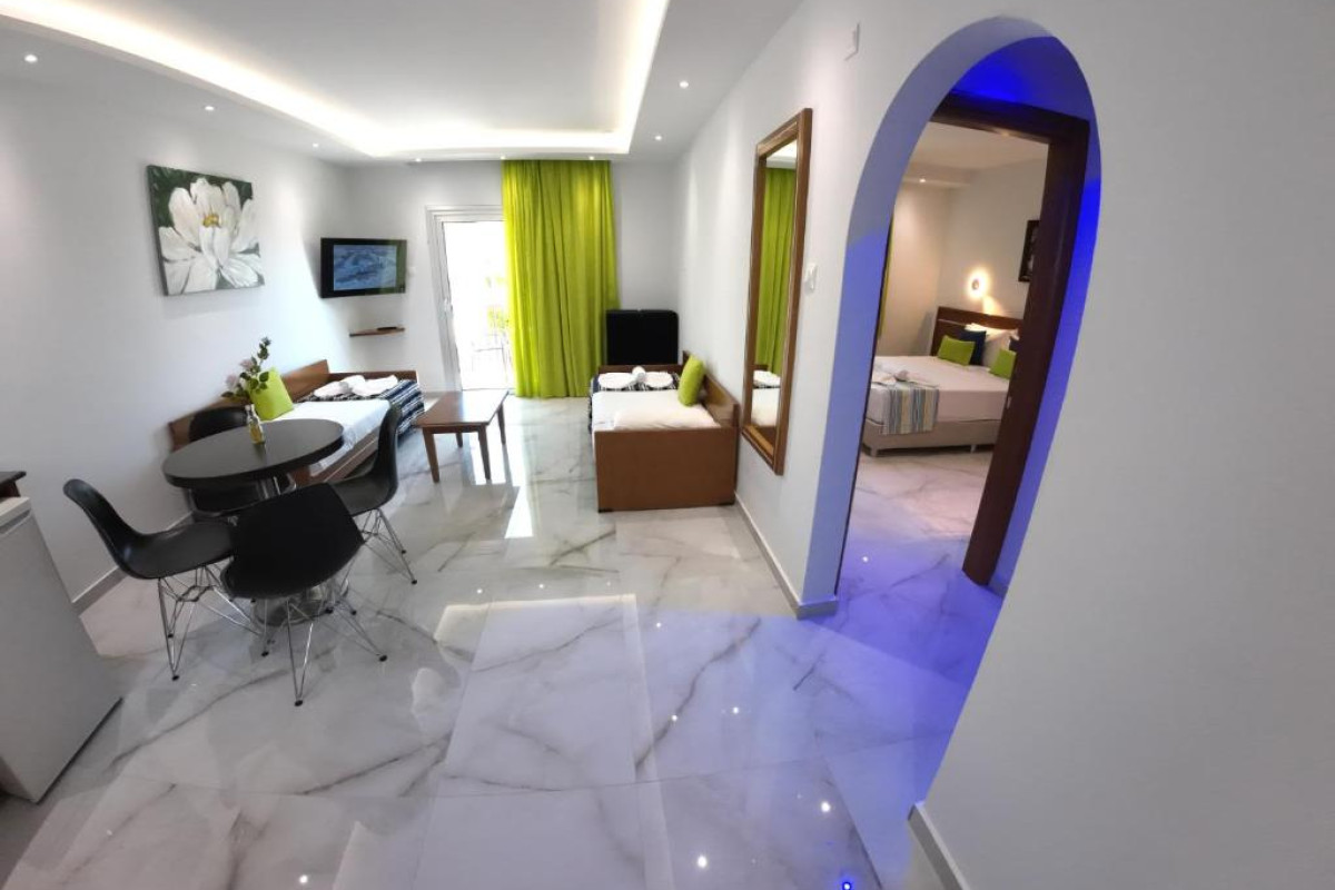 Loutsiana Deluxe Apartments
