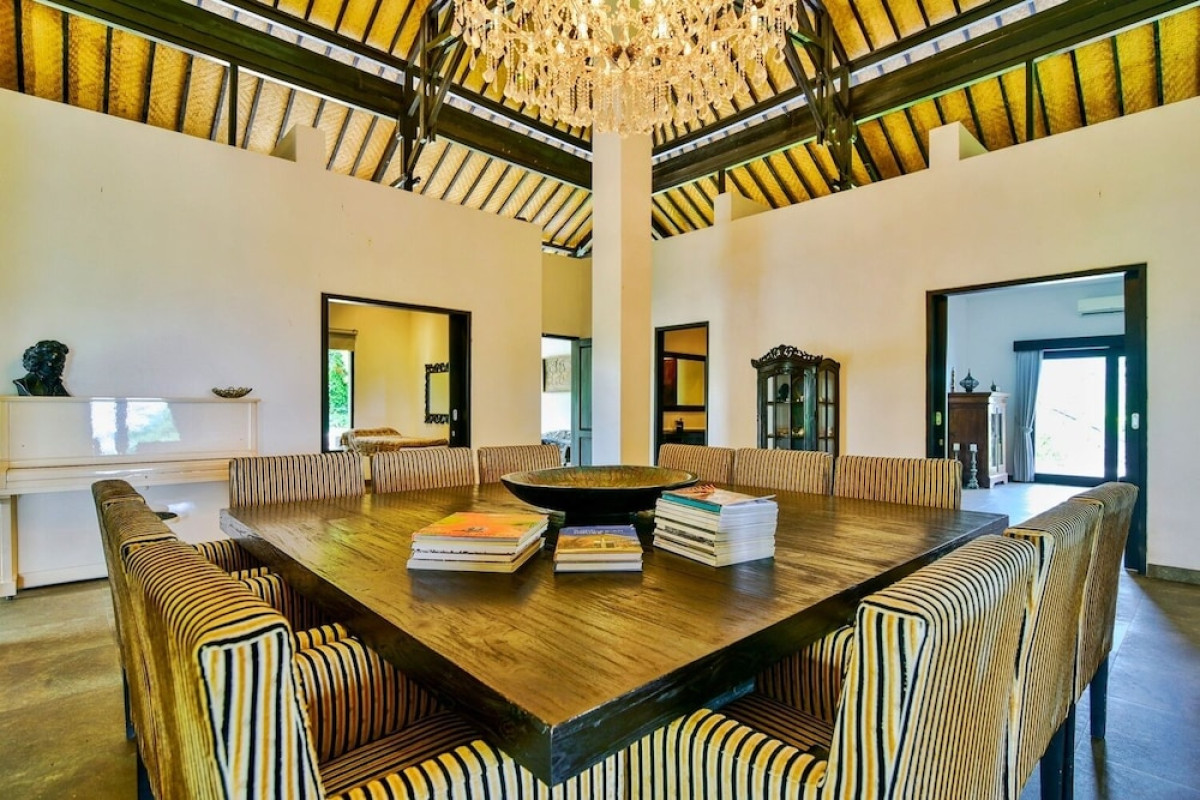 Lovina Residence