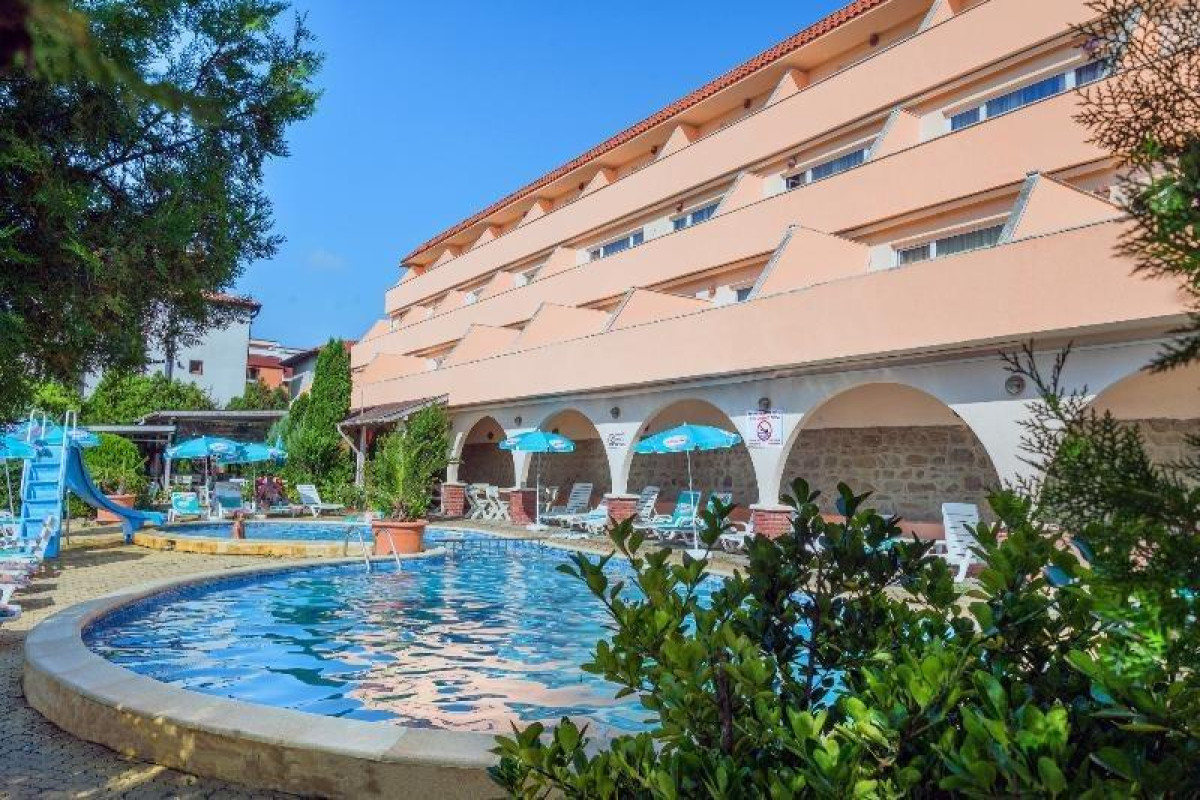 LOZENETS RESORT HOTEL