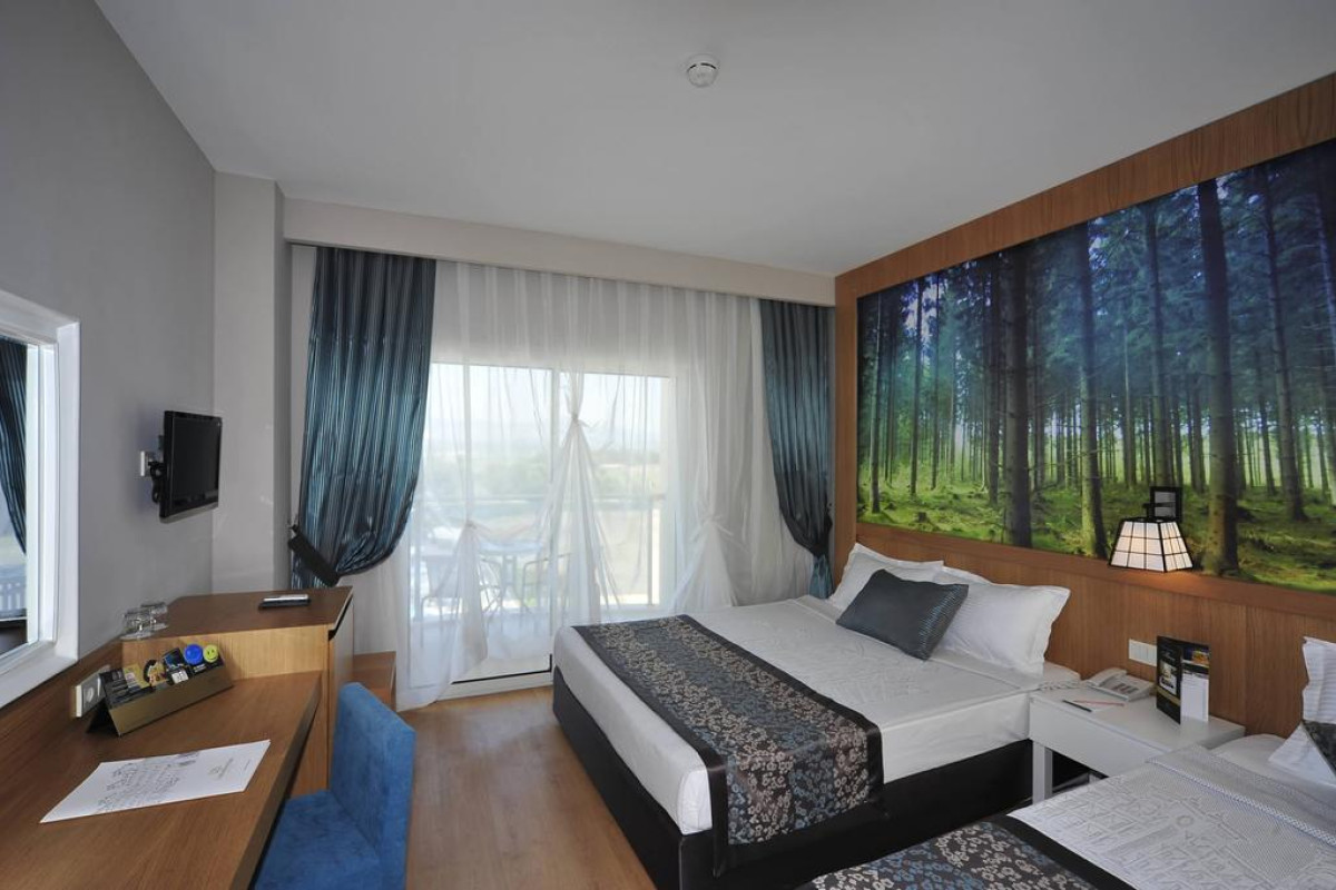 LRS LAKE RIVER SIDE HOTEL & SPA