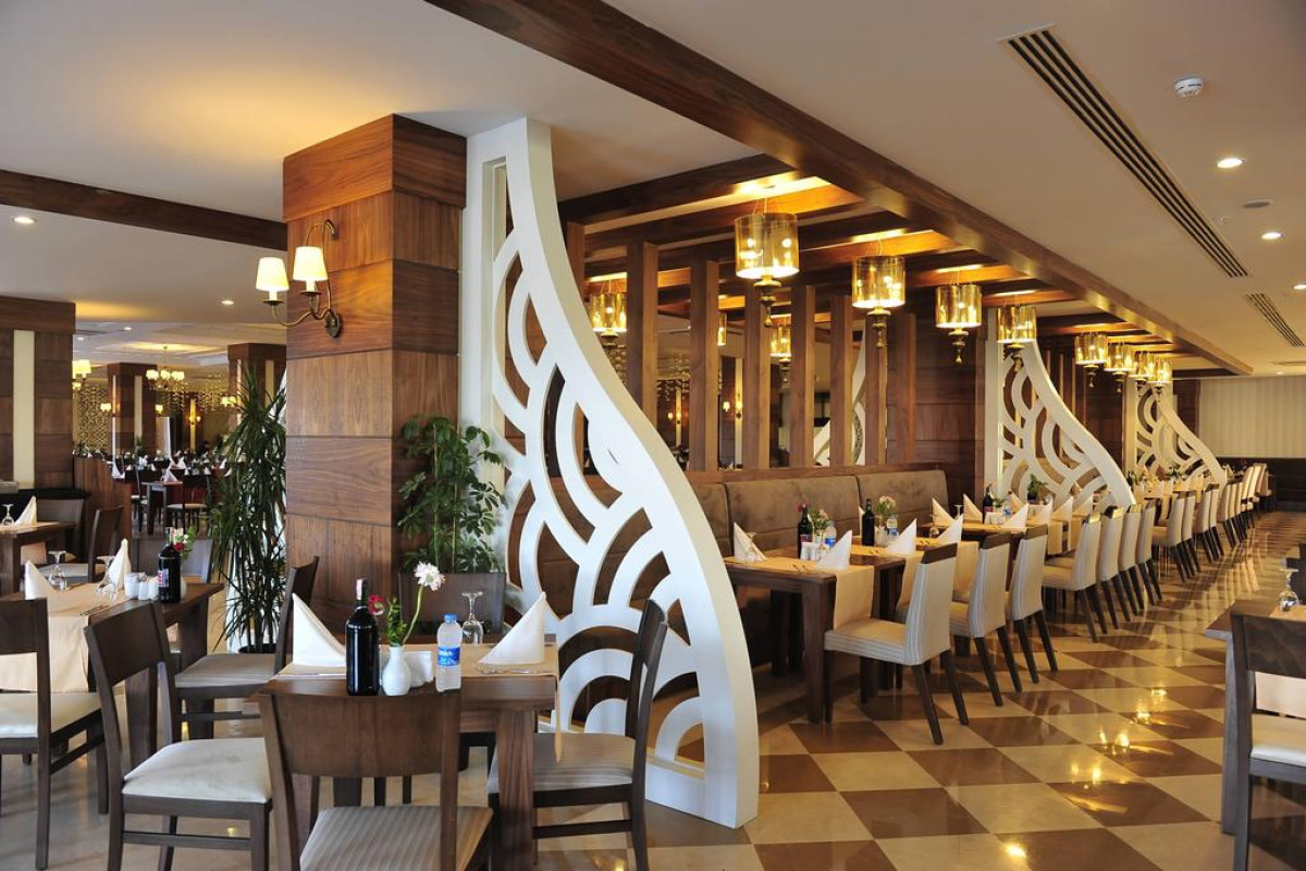 LRS LAKE RIVER SIDE HOTEL & SPA