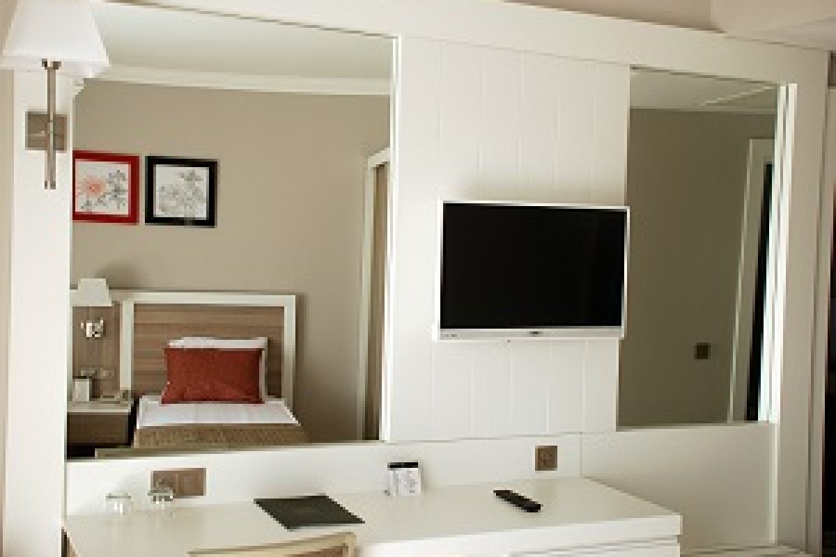 LRS PORT RIVER SIDE HOTEL & SPA