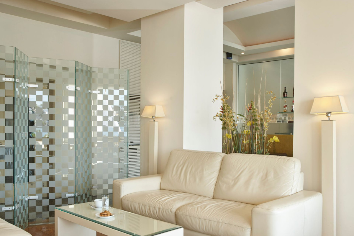 Lucy Hotel Chalkida