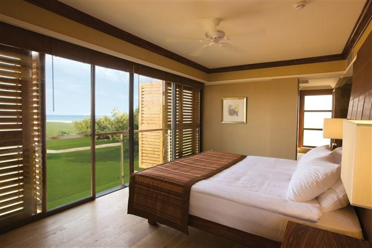 LYKIA WORLD LINKS & GOLF