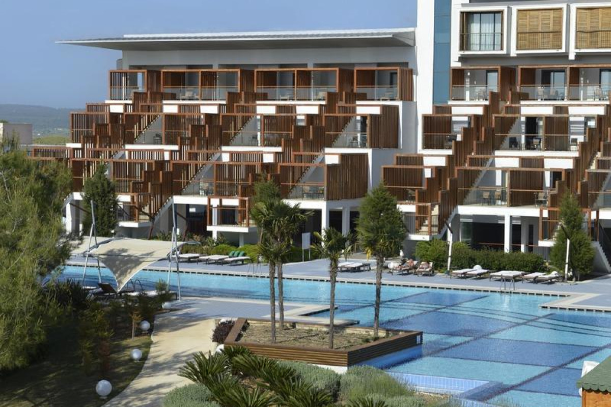 LYKIA WORLD LINKS & GOLF