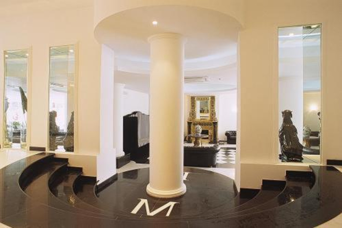 M Glamour