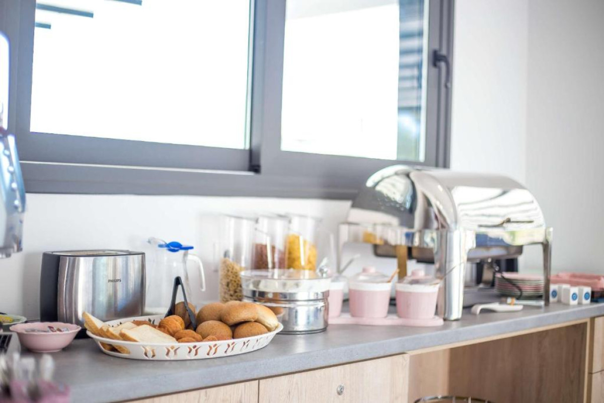 MADISON BOUTIQUE HOTEL