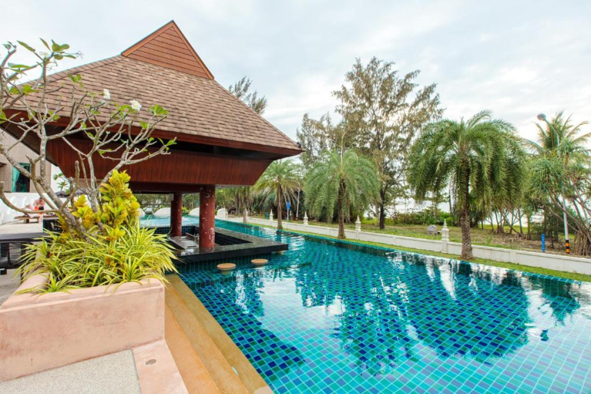 Maikhao Palm Beach Resort
