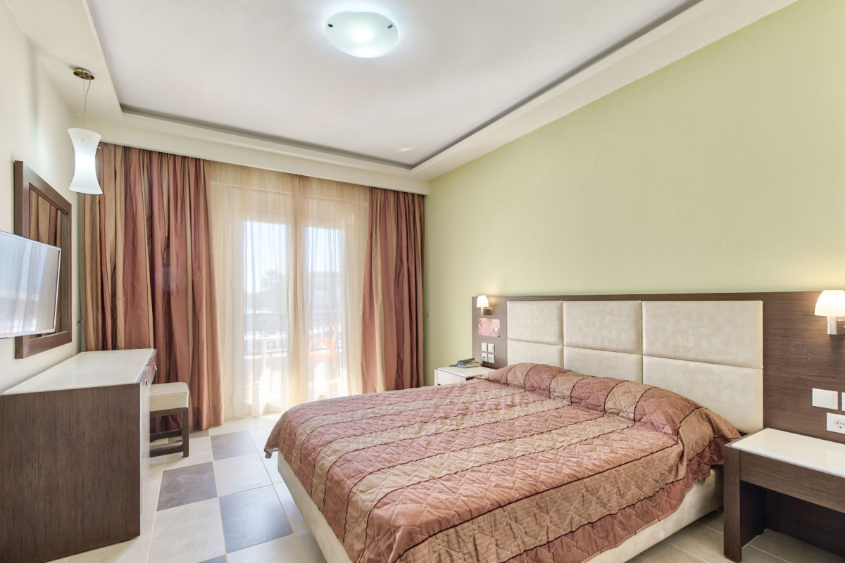 MAJESTIC HOTEL & SPA - LAGANAS