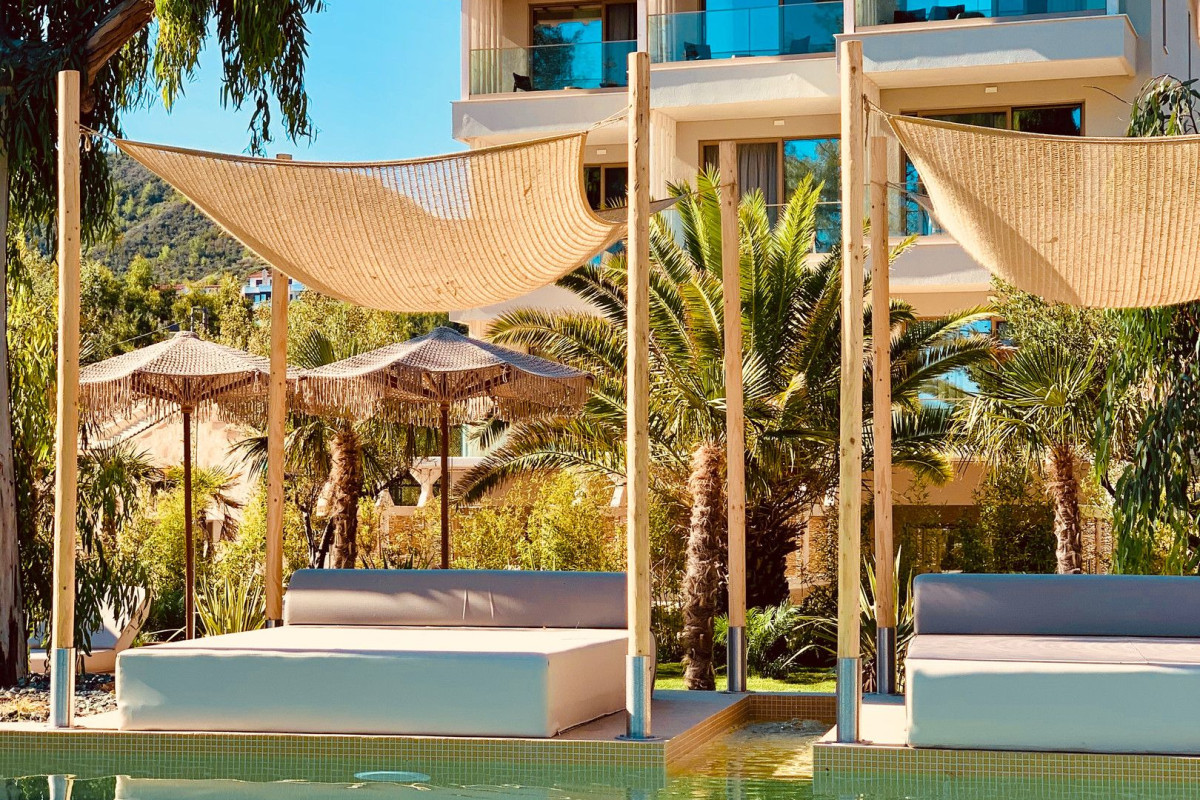 MAKO Sea & Suites