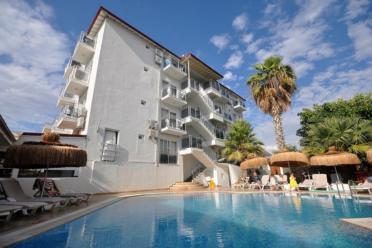 MAKRI BEACH HOTEL