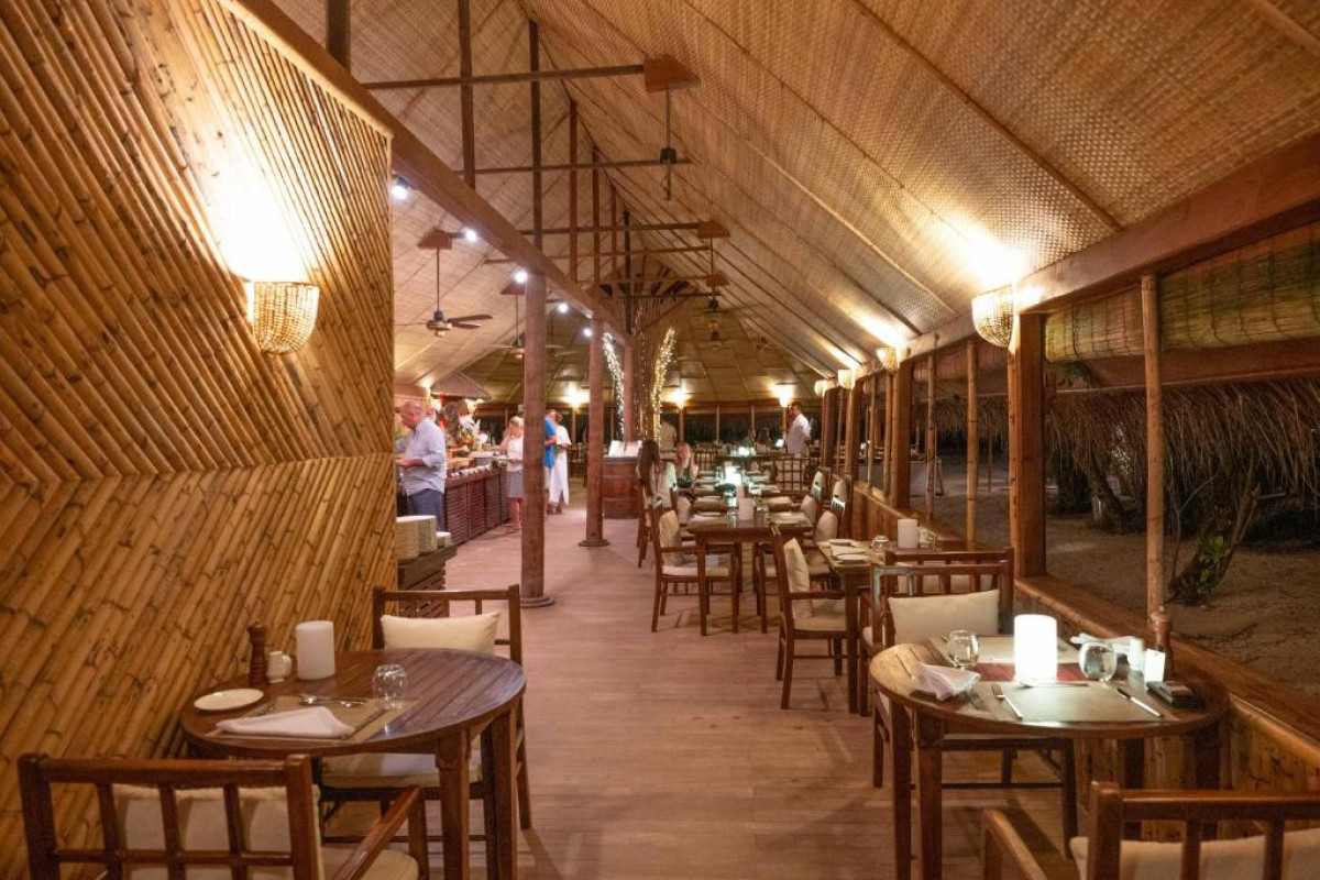Makunudu Island Resort