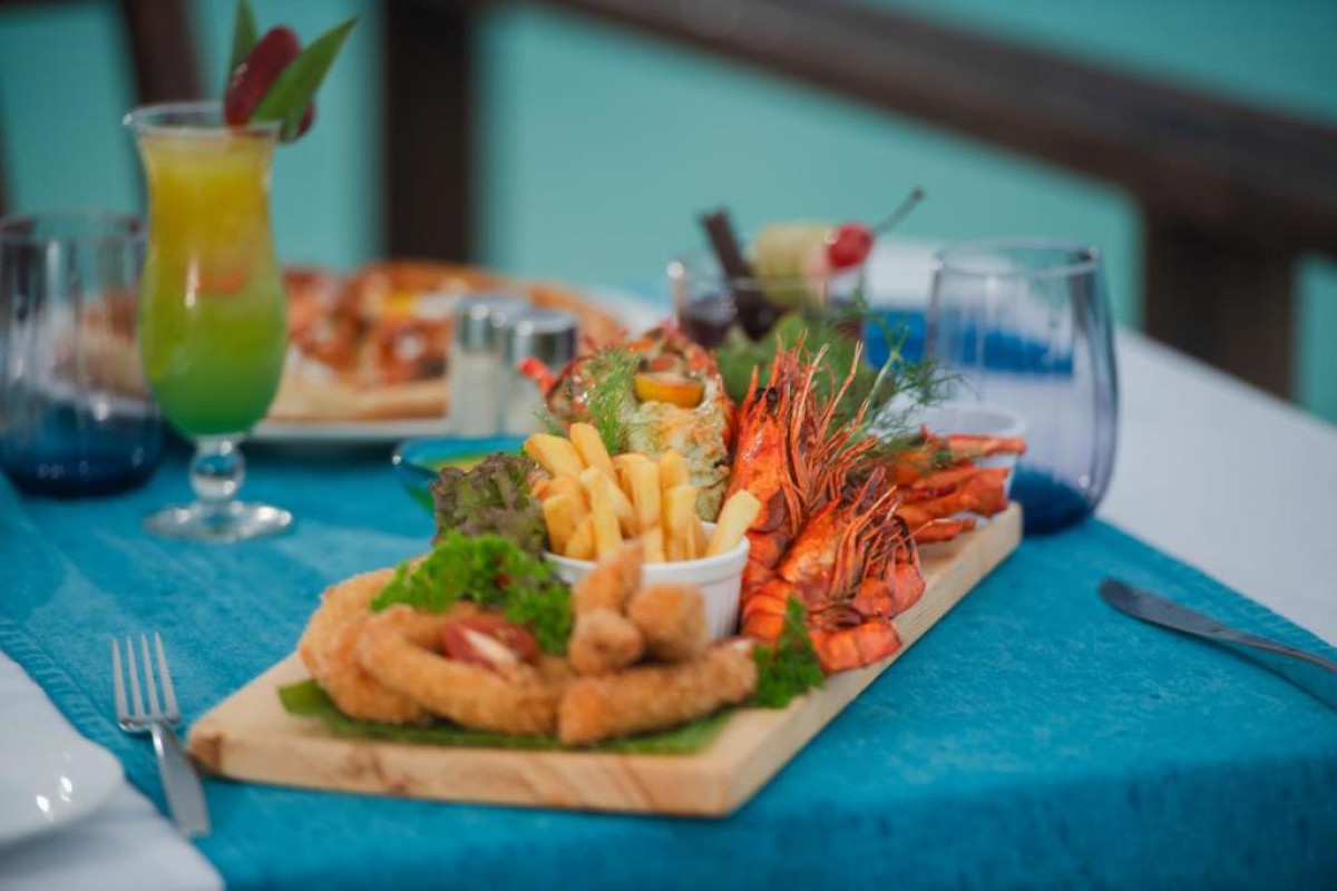 Makunudu Island Resort