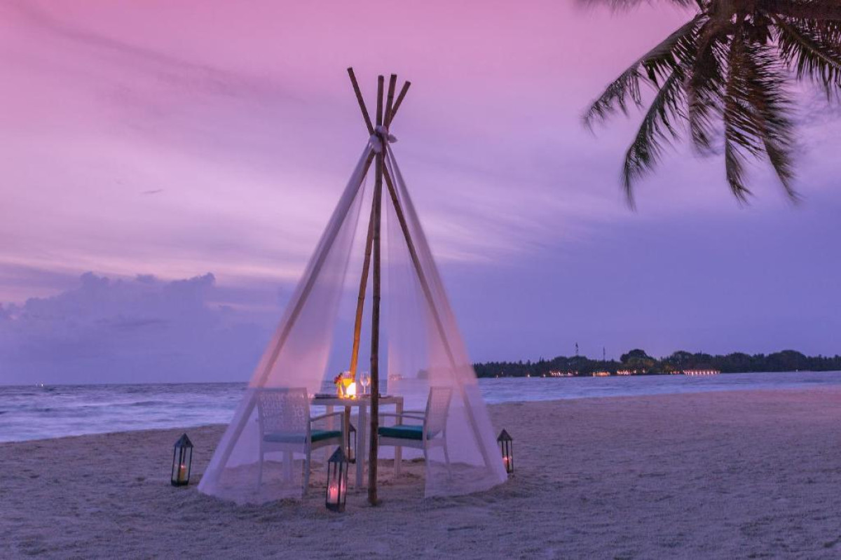 Malahini Kuda Bandos Resort