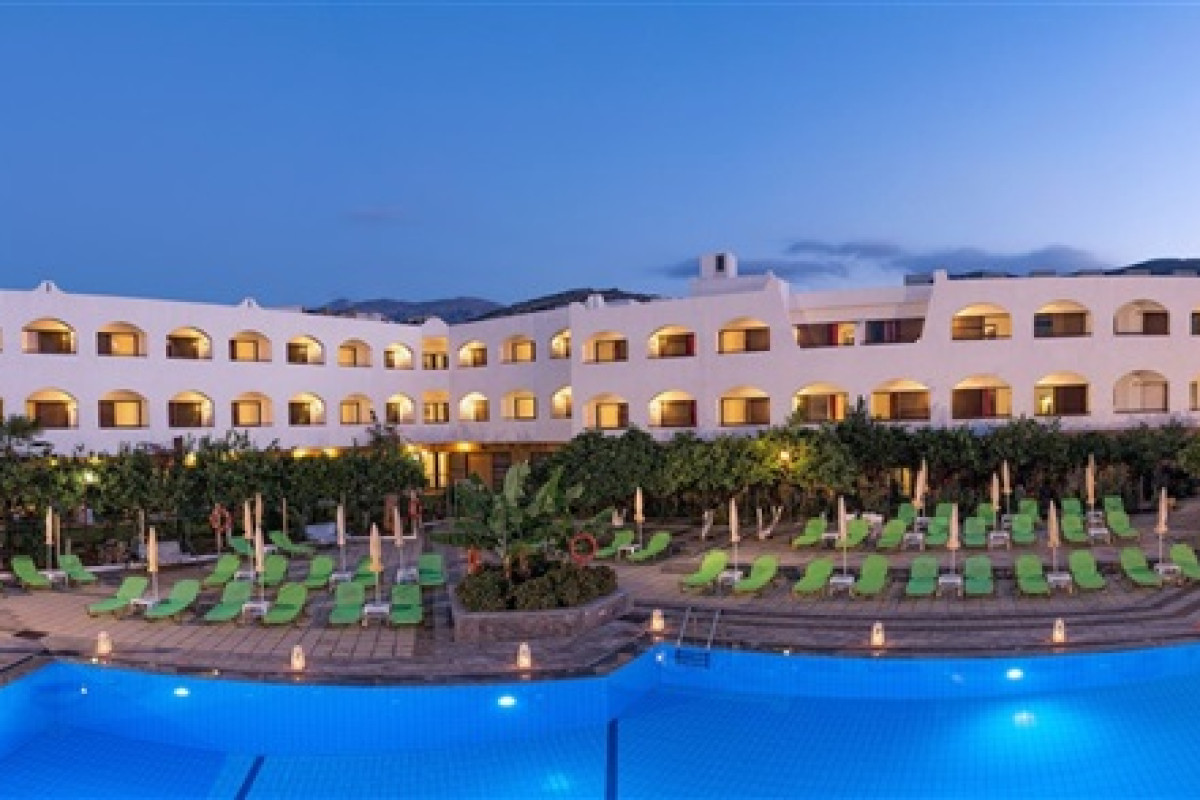 MALIA HOLIDAYS