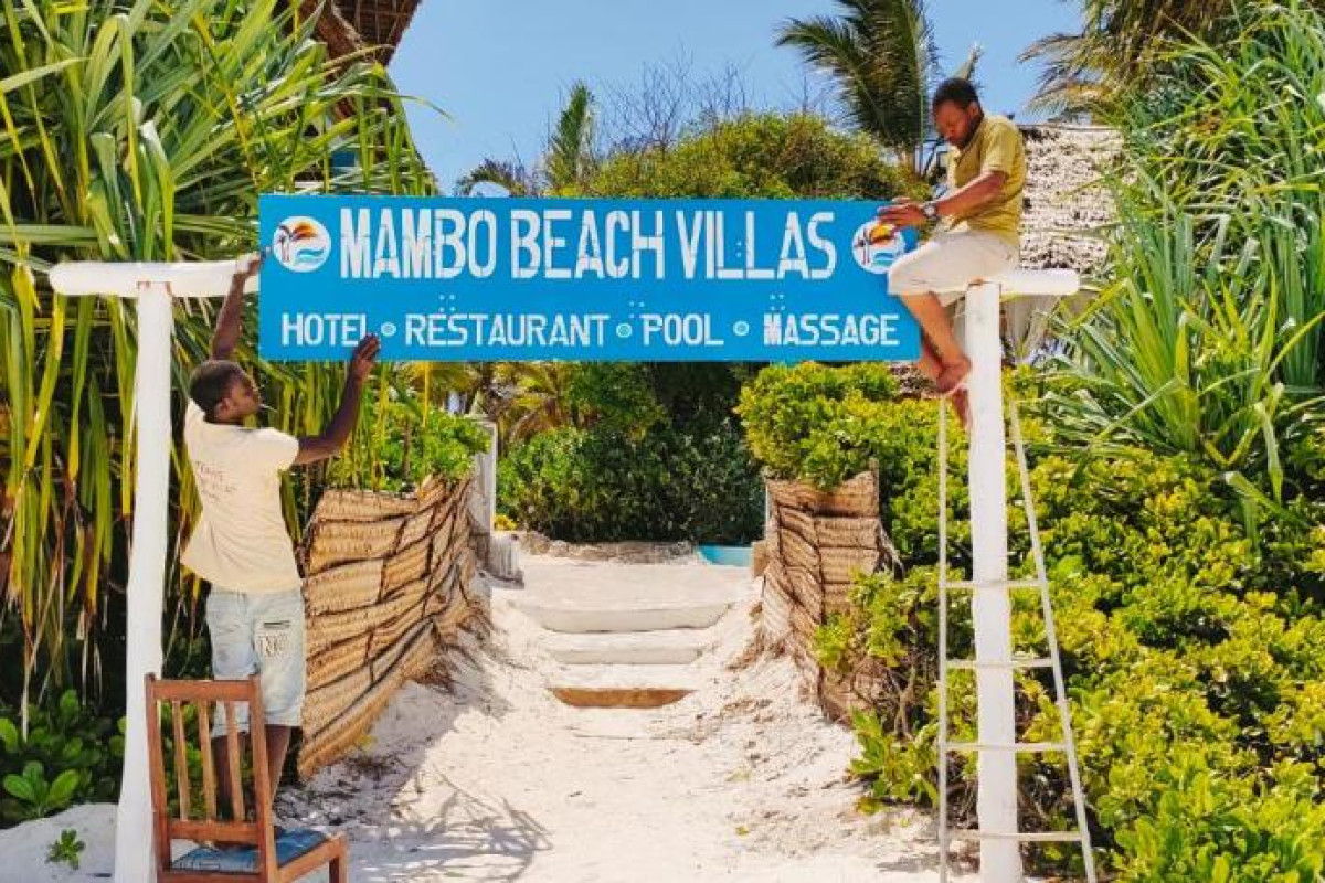 Mambo Beach Villas