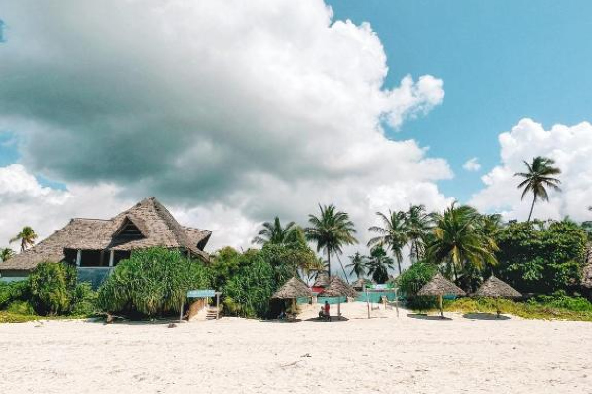Mambo Beach Villas