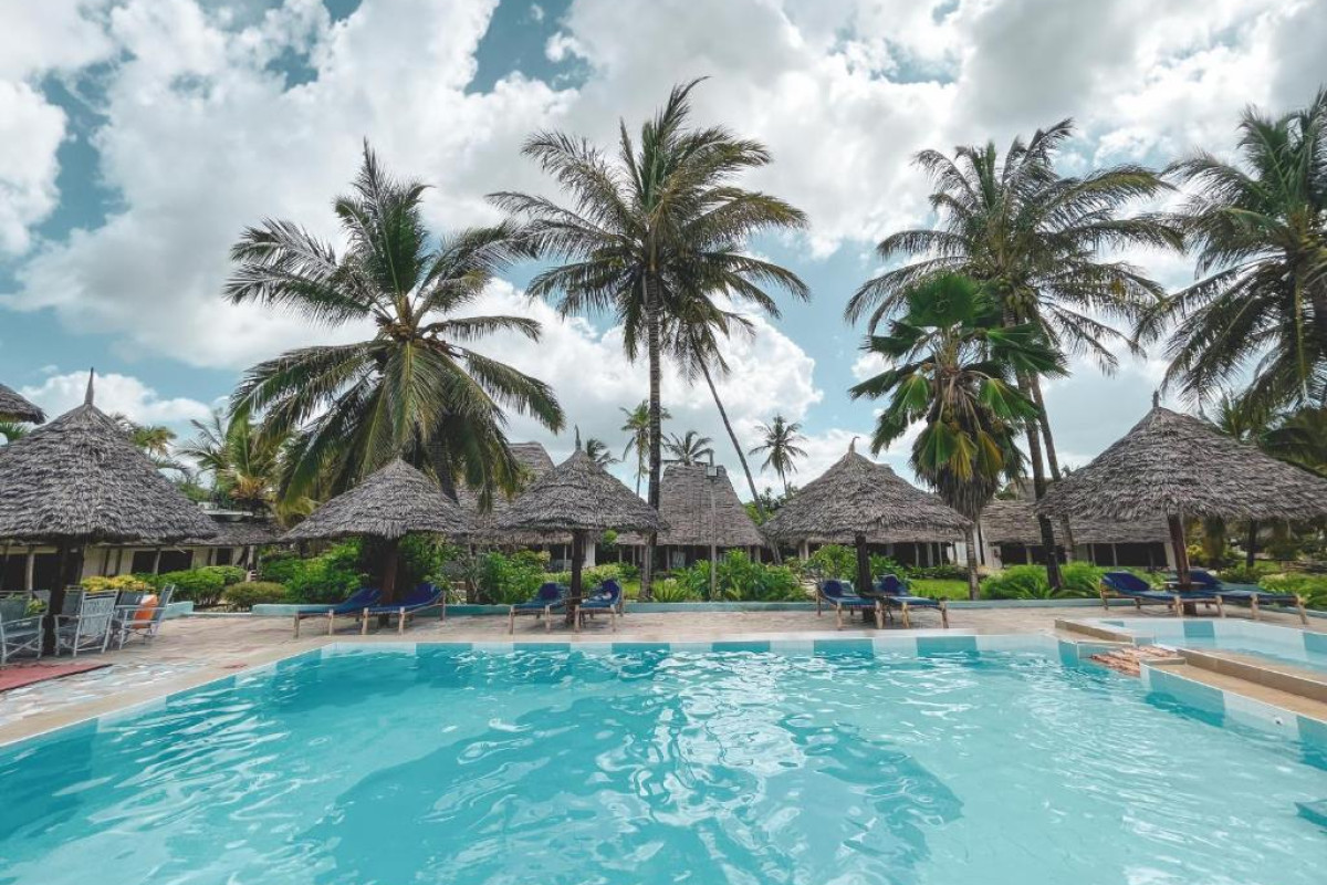 Mambo Beach Villas