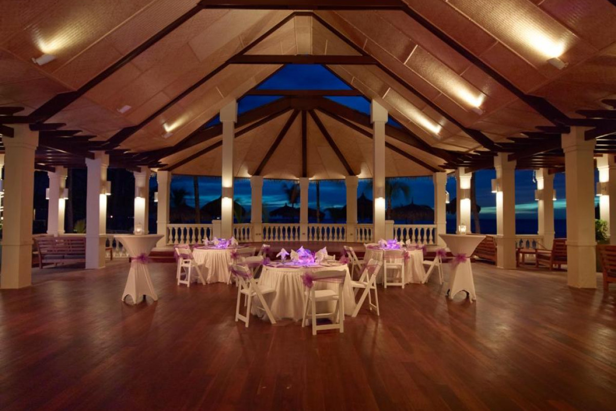Manchebo Beach Resort and Spa