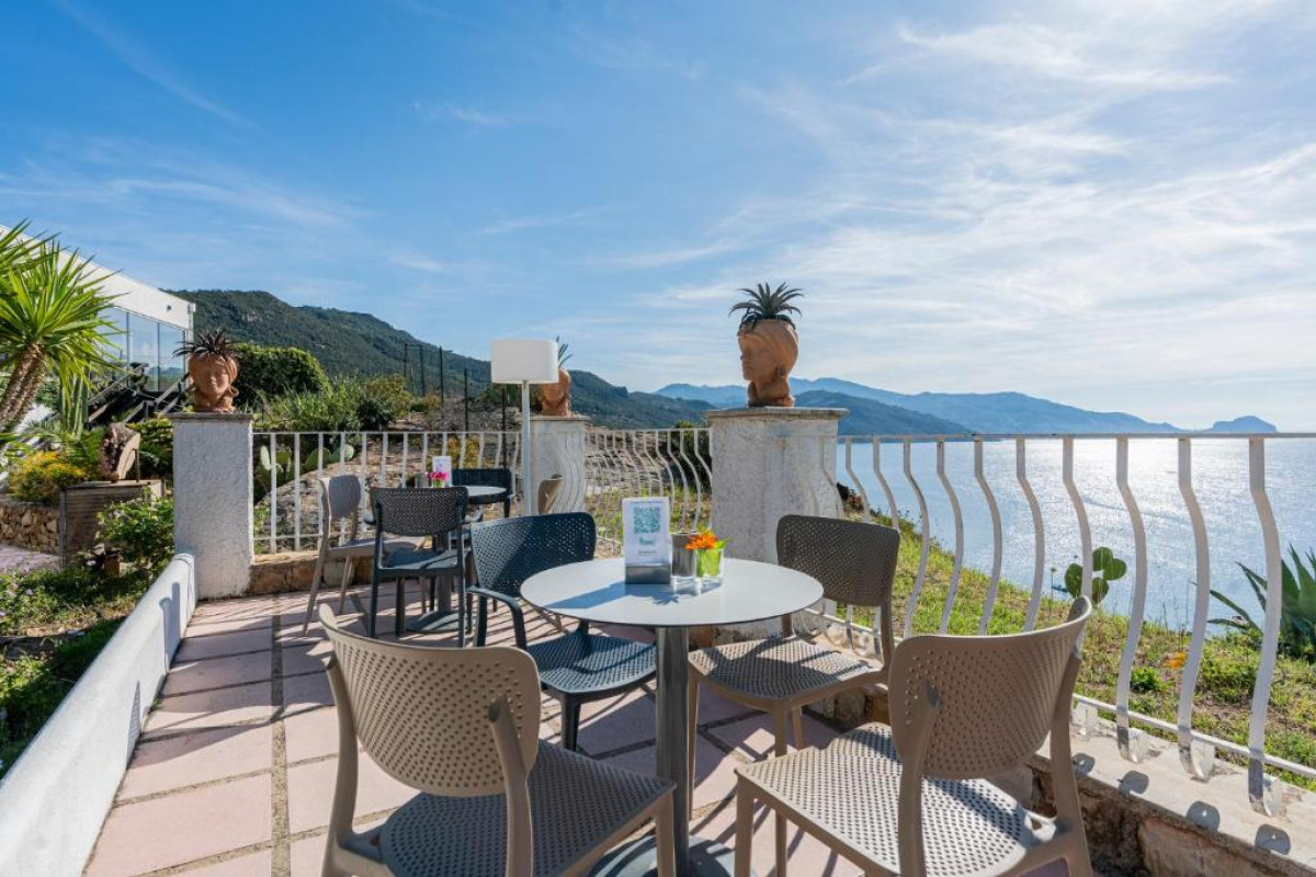 Mangia's Pollina Resort