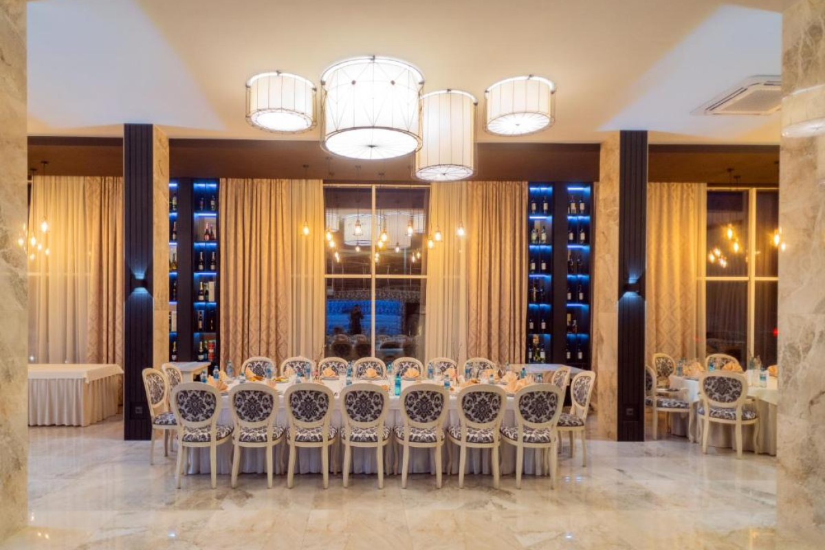 Manhattan Hotel & Restaurant