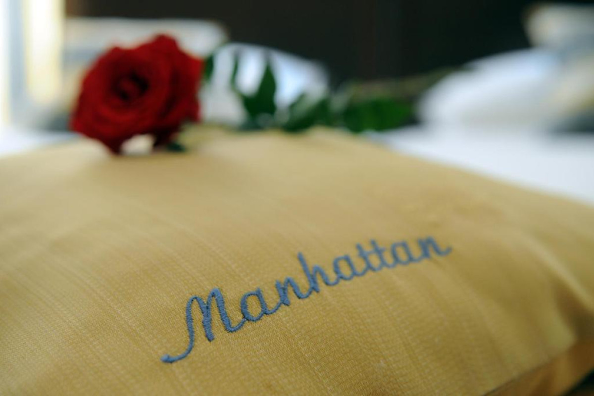 Manhattan Hotel & Restaurant