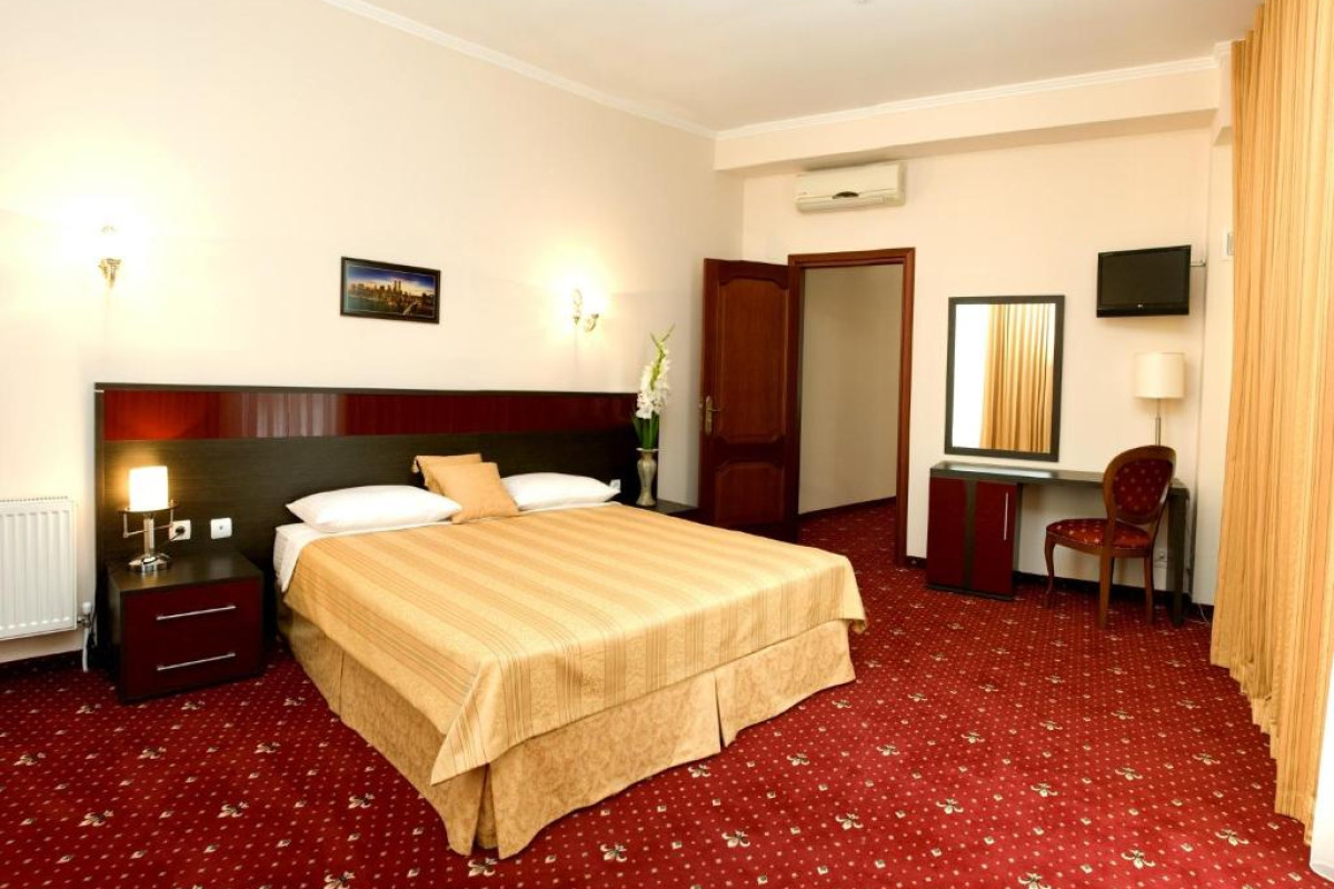 Manhattan Hotel & Restaurant
