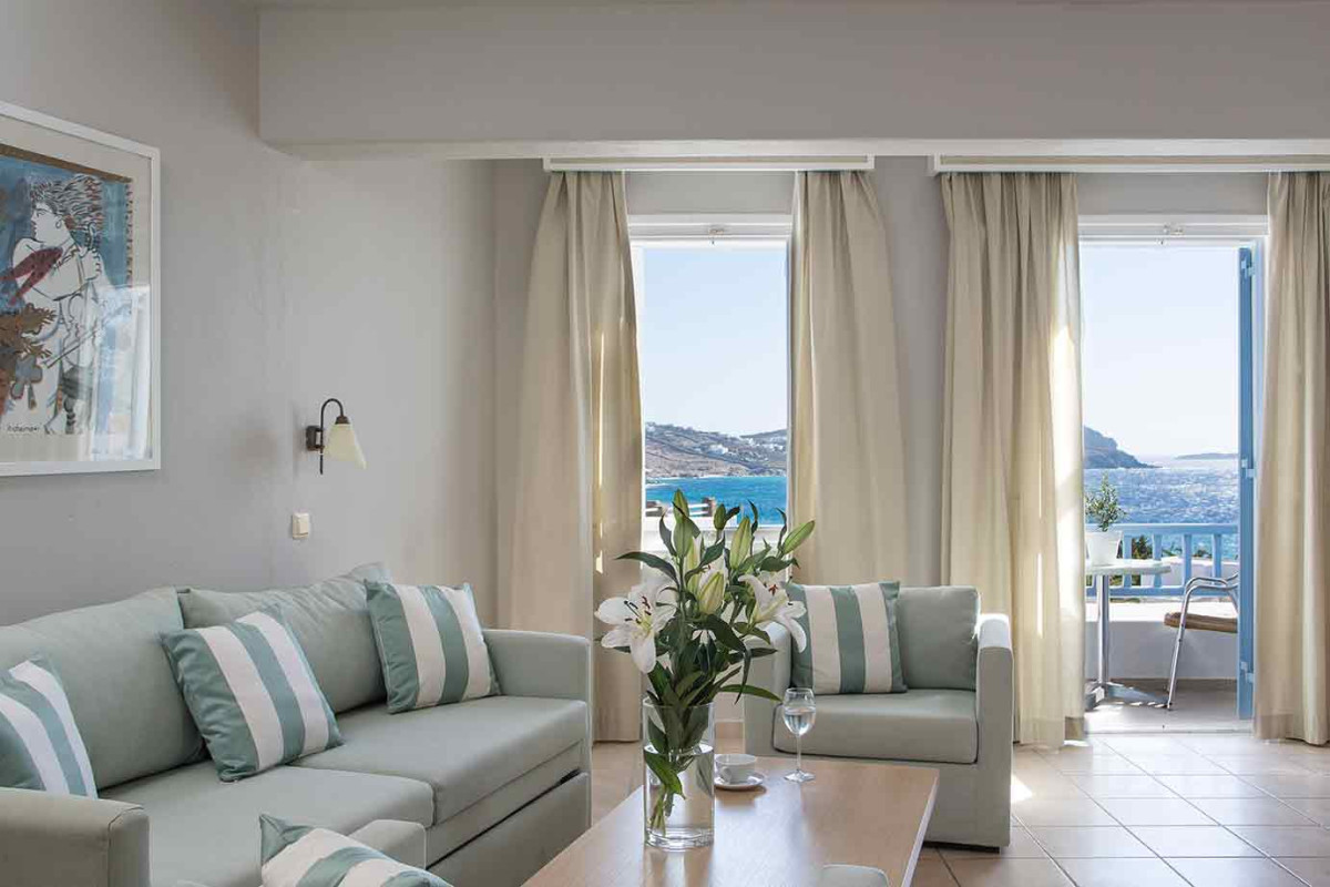 Manoulas Beach Hotel