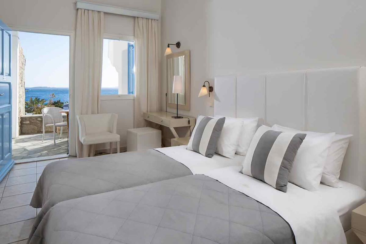 Manoulas Beach Hotel
