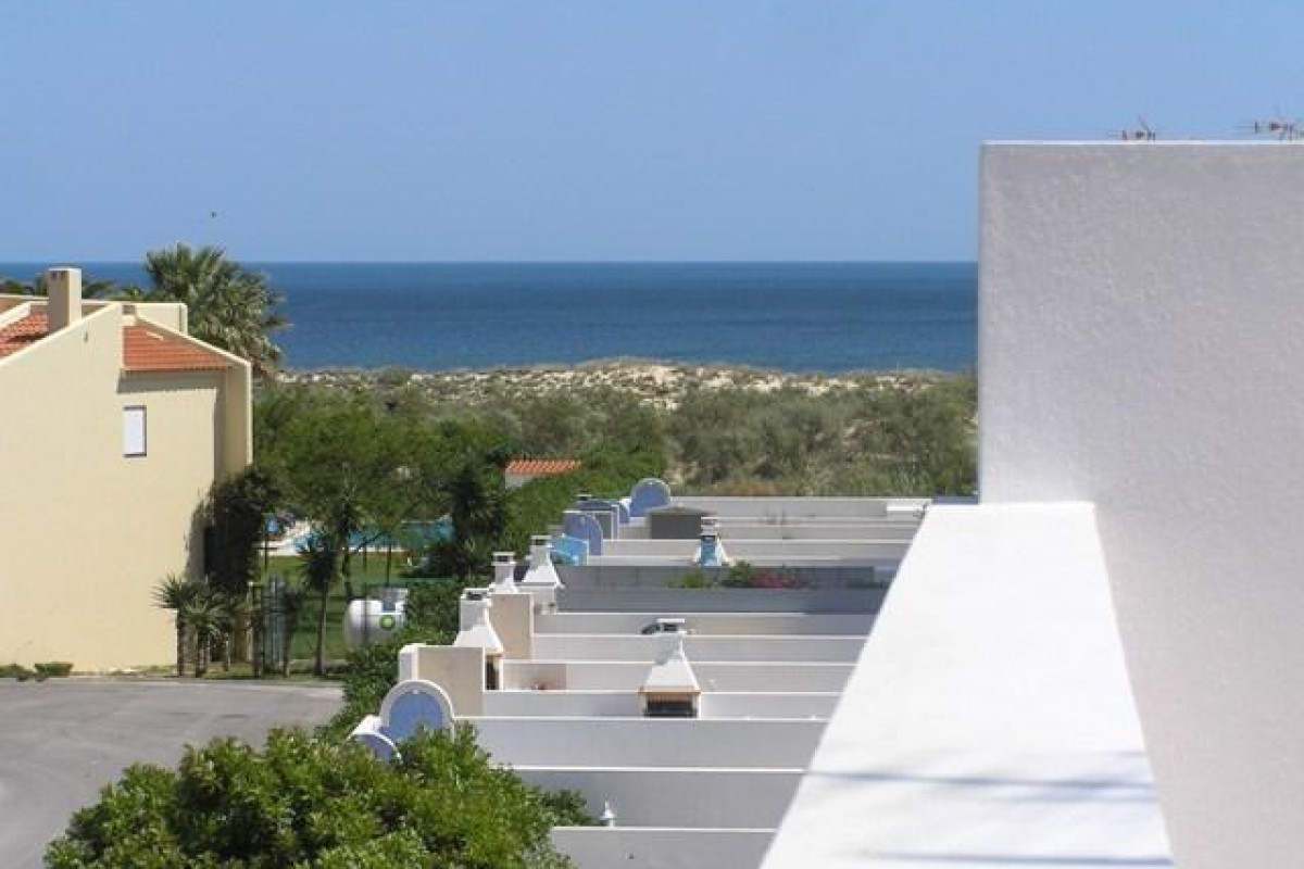Manta Rota Village