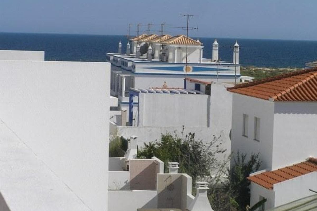 Manta Rota Village