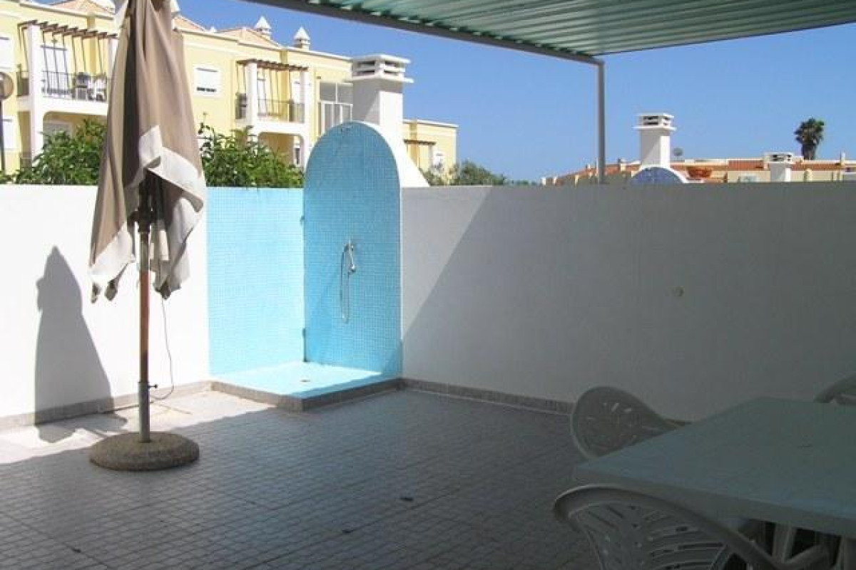 Manta Rota Village