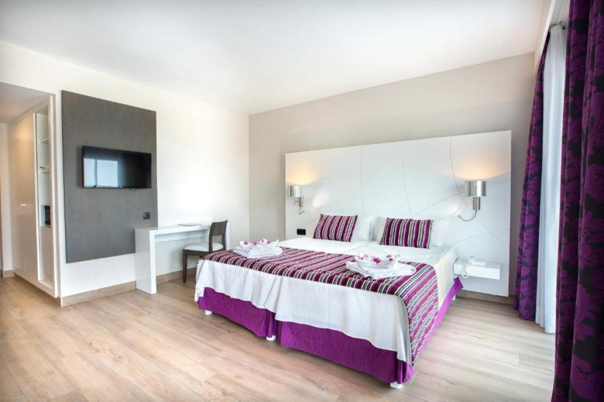 Mar Hotels Playa De Muro Suites