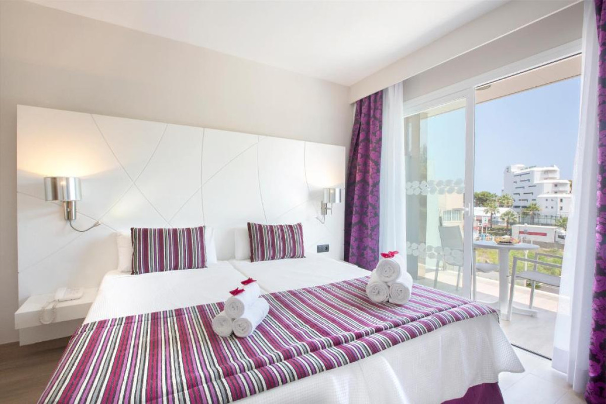 Mar Hotels Playa De Muro Suites