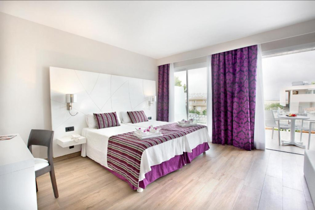 Mar Hotels Playa De Muro Suites